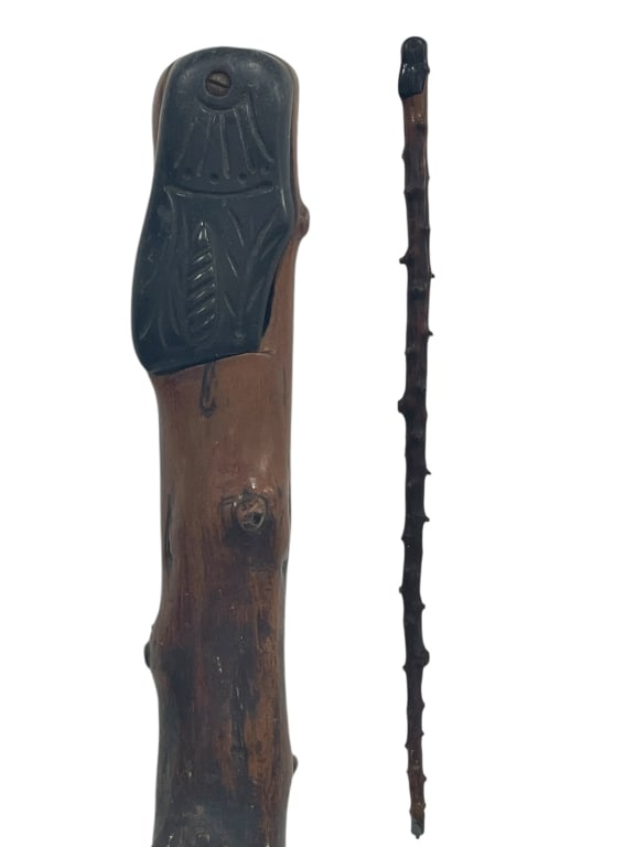 WOODEN WALKING CANE WITH FOLK ART STYLE 34" (1 of 2)