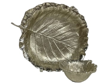 SET OF TWO SILVER METAL LEAF-SHAPED SERVING BOWLS