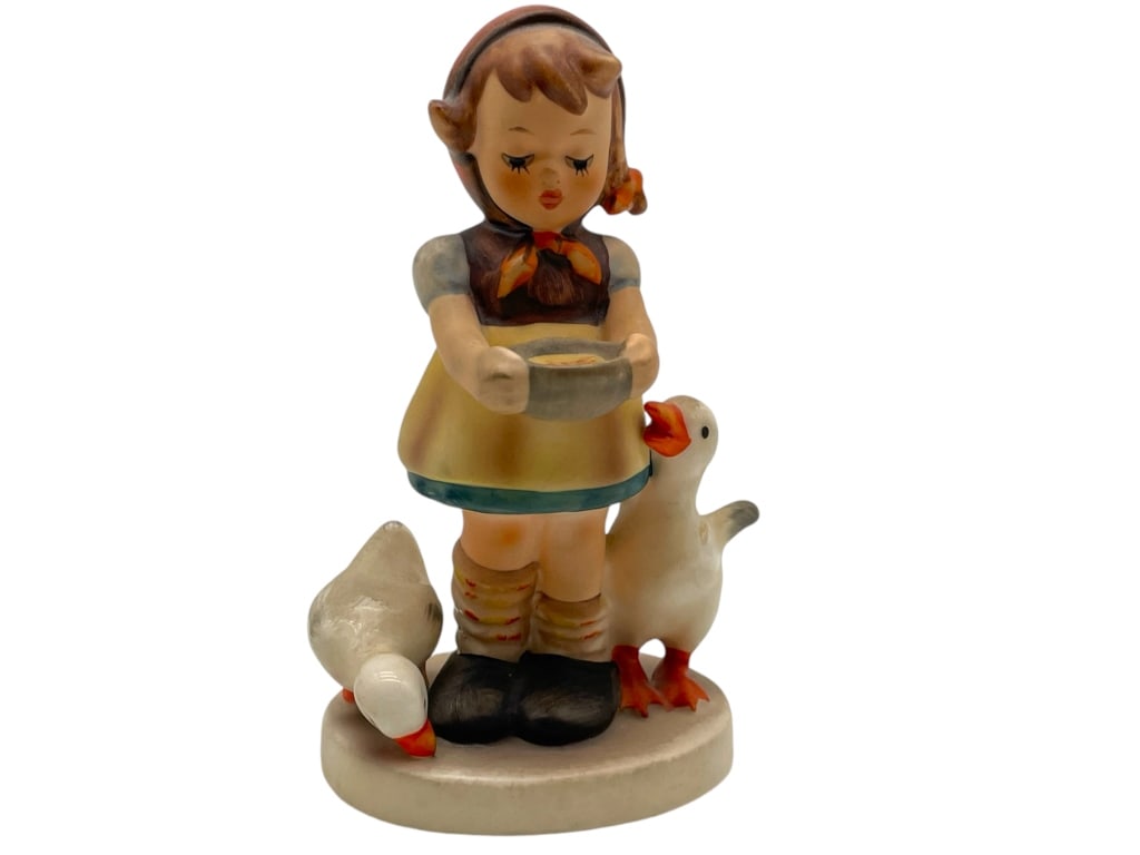 HUMMEL FIGURINE "BE PATIANT" 4.5": HUMMEL FIGURINE "BE PATIANT" 4.5" -VERY GOOD CONDITION -APPROX 4.5" X 2" -JA 010325 #16 ***Please note that due to limited storage space, all items must be picked up within 14 days of the auction's co
