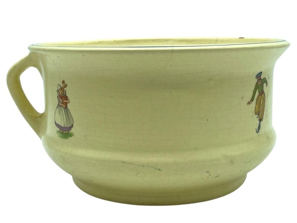 ROSEVILLE JUVENILE DUTCH CREAMWARE POTTERY 9": ROSEVILLE JUVENILE DUTCH CREAMWARE POTTERY 9" -VERY GOOD PRE OWNED CONDITION -APPROX 9" X 5" -FEATURES A CREAMY CRACKLE GLAZE FINISH AND A STURDY SIDE HANDLE. CHARMING FOLK ART STYLE WITH PLAYFUL CHAR
