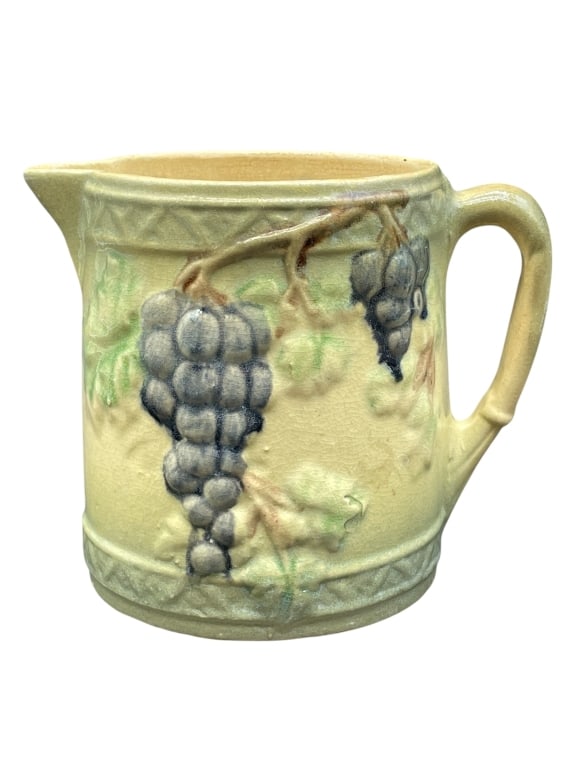 ROSEVILLE POTTERY GRAPE PITCHER 6" (1 of 5)