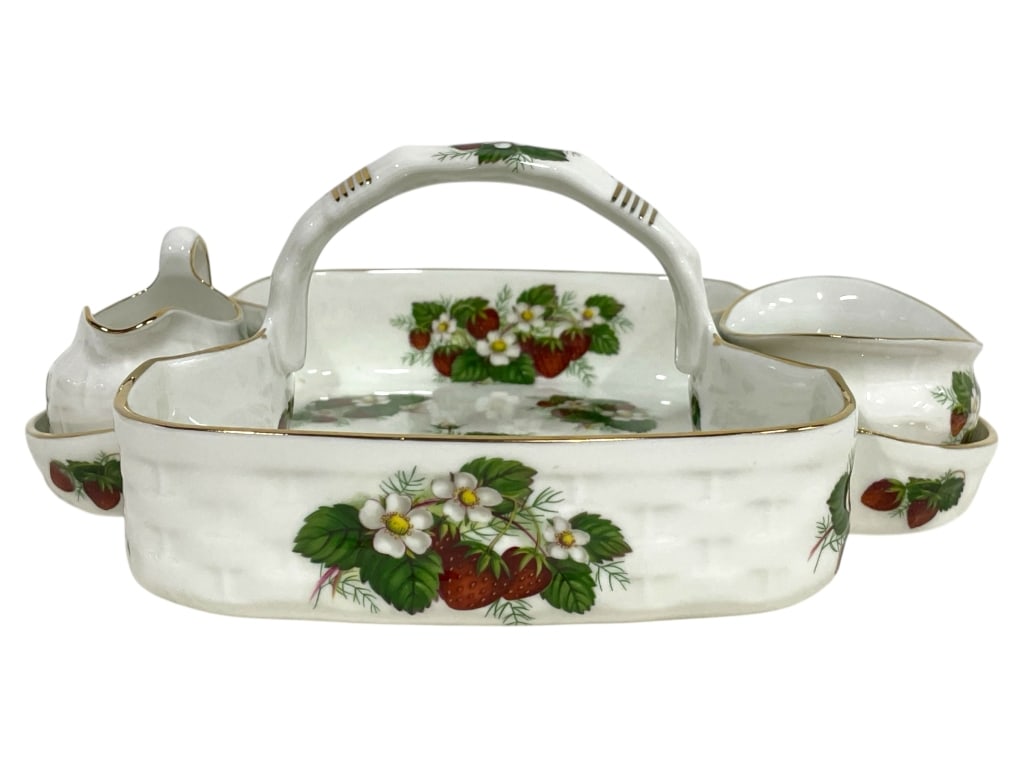 HAMMERSLEY & CO. STRAWBERRY RIPE CHINA BASKET: HAMMERSLEY & CO. STRAWBERRY RIPE CHINA BASKET -VERY GOOD PRE OWNED CONDITION -APPROX 11" X 10" X 4" -DECORATED WITH STRAWBERRIES AND BLOSSOMS, ACCENTED WITH GOLD GILT TRIM. BASKETWEAVE TEXTURE DESIGN 