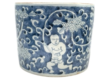 BLUE AND WHITE PORCELAIN PLANTER 8"