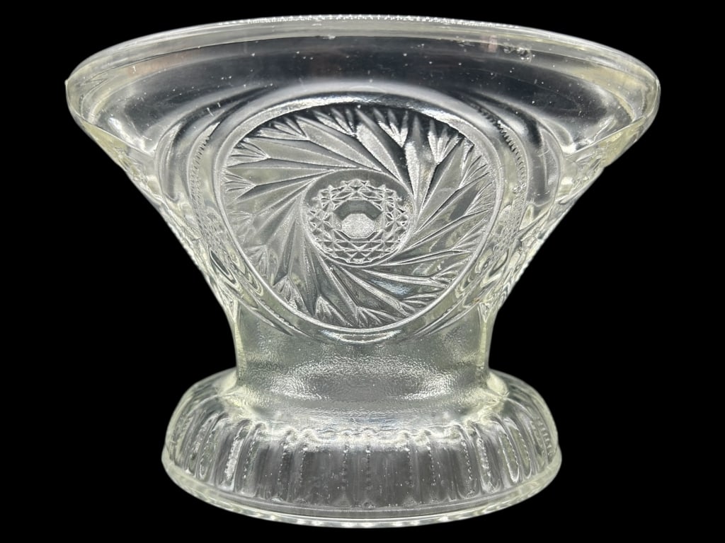 VINTAGE PRESSED GLASS VASE 5.5" (1 of 5)