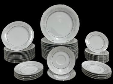 NORITAKE "CUMBERLAND" 2225 FINE CHINA DINNERWARE