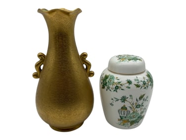 PAIR OF ORIENTAL STYLE VASE AND URN 9"