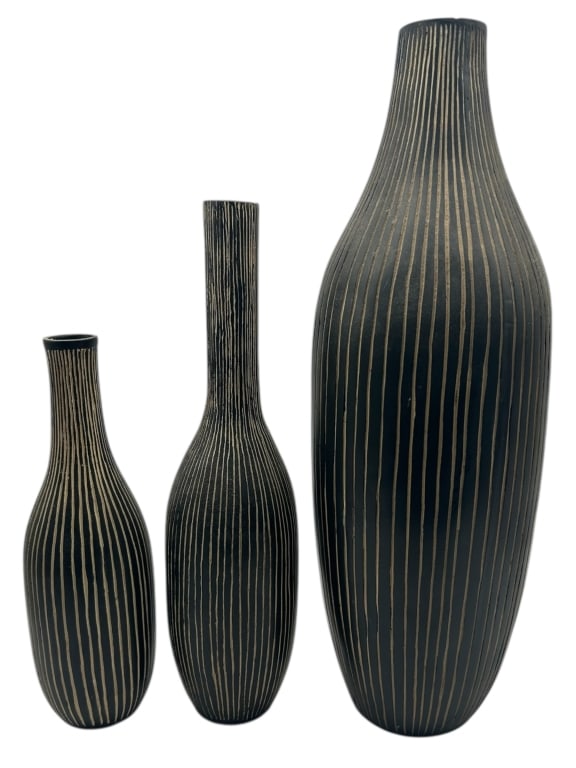 SET OF 3 MODERN BLACK VASES 22" (1 of 5)
