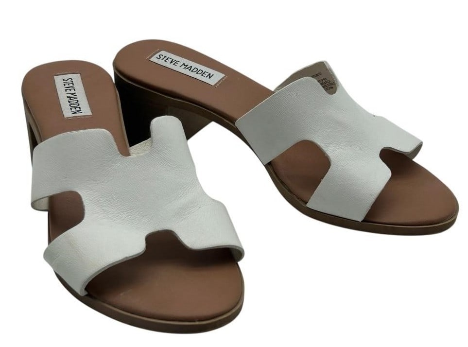 STEVE MADDEN DARIELLA WHITE SANDALS SZ 8: -STEVE MADDEN DARIELLA WHITE SANDALS -VERY GOOD PREOWNED CONDITION -SIZE 8 By bidding on this item, you are abiding by the terms and