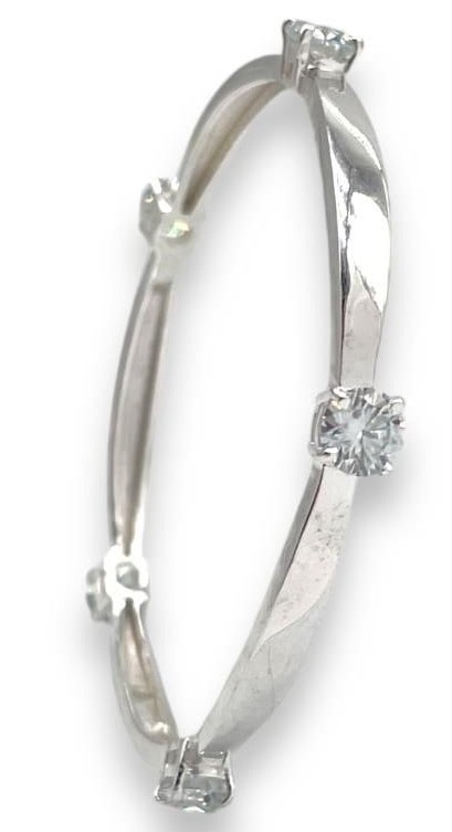 56MM WIDE 2.5CT WHITE MOISSANITE PERMANENT BANGLE: -56MM WIDE , 2.5CT WHITE MOISSANITE PERMANENT BANGLE BRACELET, 925 SILVER -NEW CONDITION -T300 By bidding on this item, you are abidi