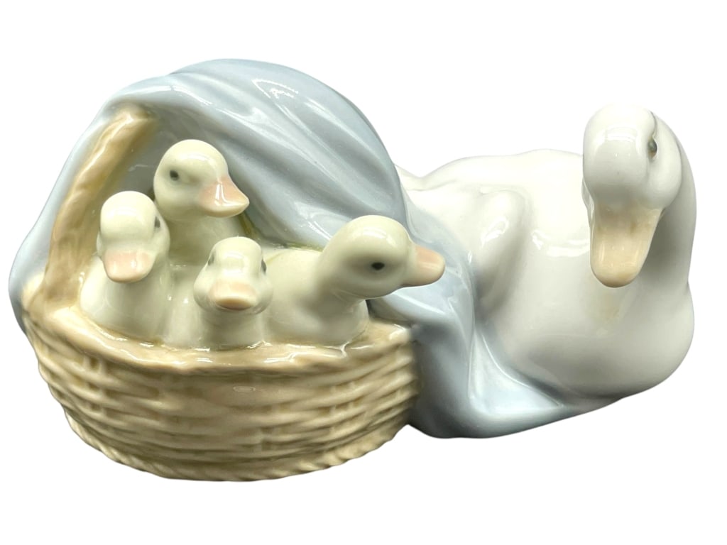 LLADRO PORCELAIN FIGURINE #4895 DUCKLINGS 3" (1 of 6)