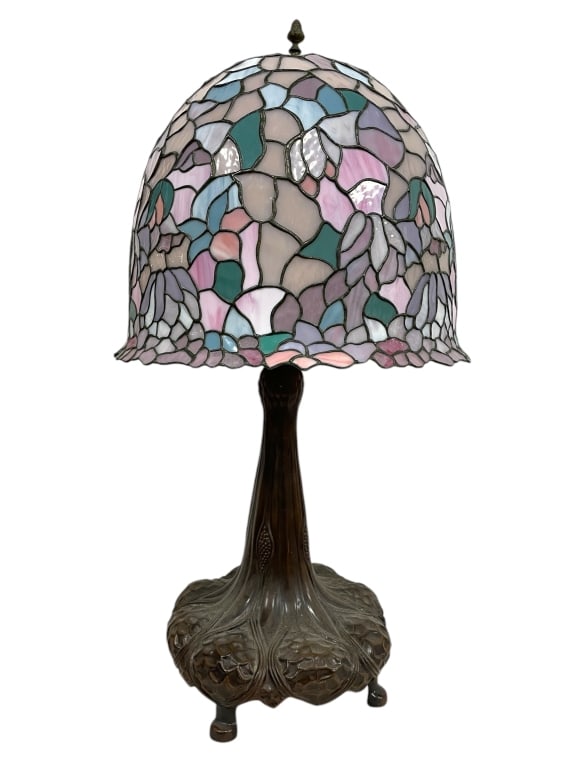 TIFFANY STYLE PINK & GREEN FLORAL LAMP 34": TIFFANY STYLE PINK & GREEN FLORAL LAMP 34" -VERY GOOD PRE OWNED CONDITION -APPROX 34" -LAMP DOES WORK -JA 032525 By bidding on thi