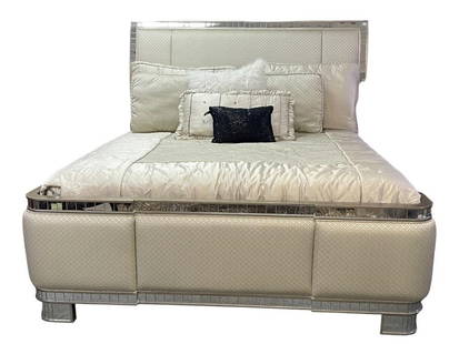 MODERN KING SZ BED FRAME WITH MIRROR ACCENTS: -MODERN KING SZ BED FRAME WITH MIRROR ACCENTS -KING SIZE BED FRAME WITH COPPER COLOR DIAMOND PATTERN SIZE: 89" X 81" X 28" HEADBOARD SIZE: 68"T X 81"W