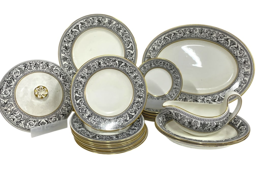 43 PIECE WEDGWOOD FLORENTINE BLACK AND GOLD CHINA (1 of 4)