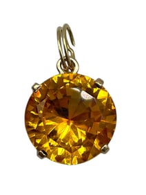 14K GOLD AND TOPAZ PENDANT 3.7G