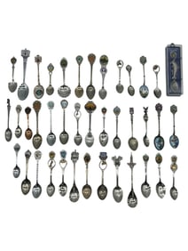 LOT OF 40 VINTAGE SOUVENIR COLLECTOR SPOONS 3-4"