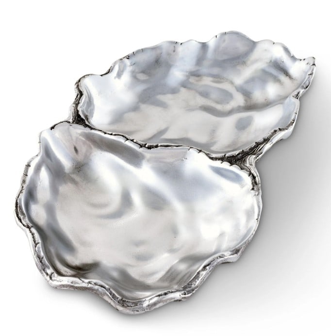 NEW! ARTHUR COURT OYSTER CATCH ALL 10": NEW! ARTHUR COURT OYSTER CATCH ALL 10" -NEW! NIB -Arthur Court's sand-cast aluminum alloy is the perfect material for this Oyster shaped Catch-All Tray. The shiny luster of the tray mimics the inside 