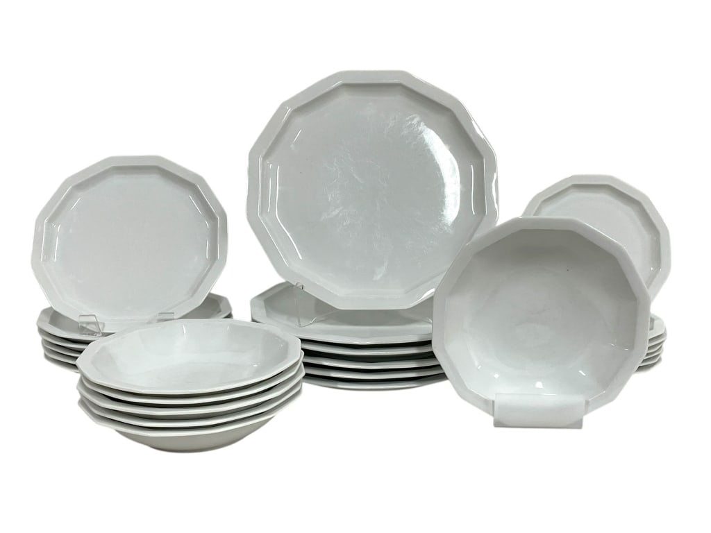 ROSENTHAL OCTAGONAL PORCELAIN DINNERWARE SET (1 of 8)