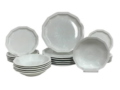ROSENTHAL OCTAGONAL PORCELAIN DINNERWARE SET: ROSENTHAL OCTAGONAL PORCELAIN DINNERWARE SET 25 PCS_x005F -VERY GOOD PRE OWNED CONDITION_x005F -SET INCLUDES 25 PIECES:_x005F 6 BOWLS 1.25" X 7"_x005F 7 SMALL PLATES 6"_x005F 6 MEDIUM PLATES 7.5"_x005