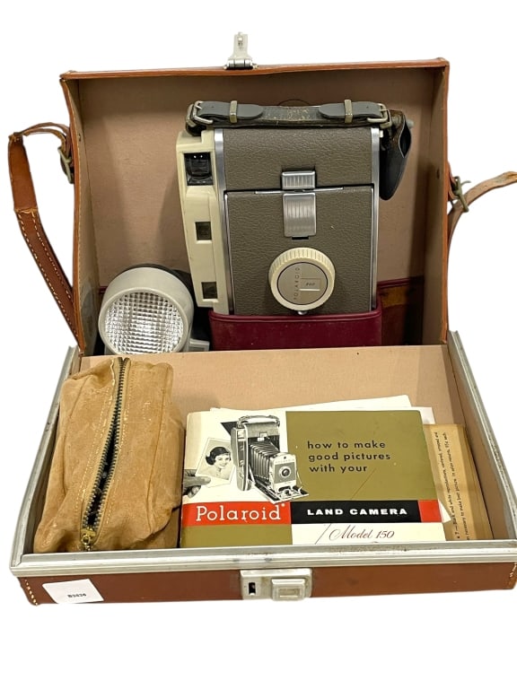 VINTAGE POLAROID LAND CAMERA MODEL 800 (1 of 14)