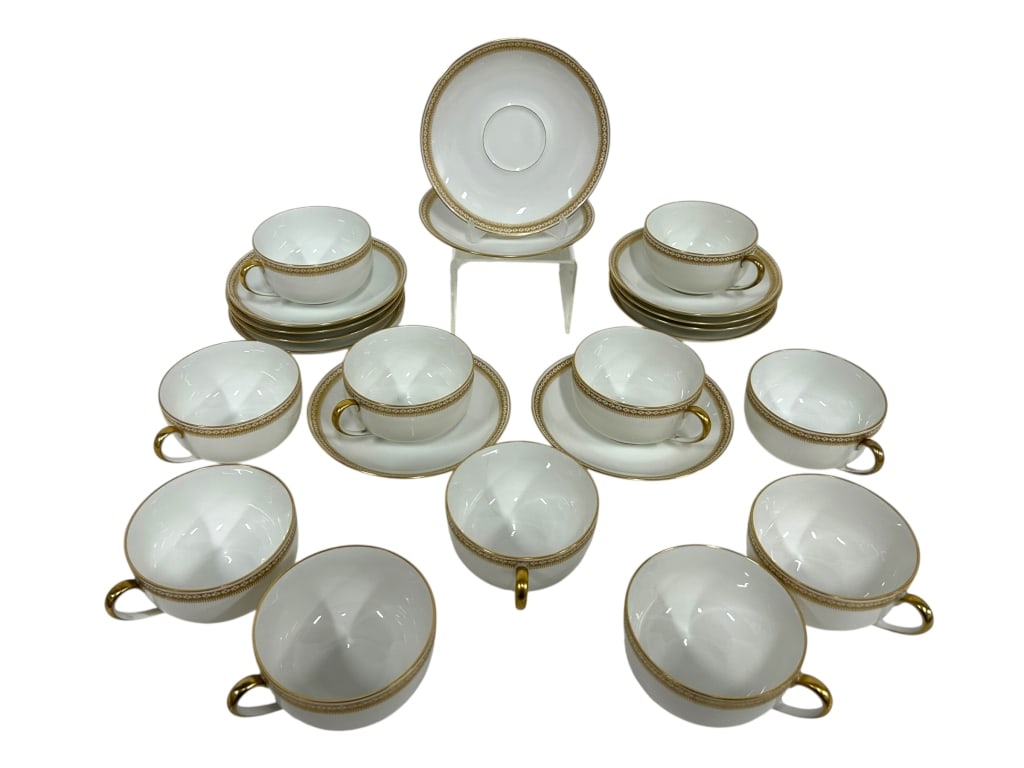 SET OF LIMOGES T&V TEA CUPS AND SAUCERS 4.5": SET OF LIMOGES TEA CUPS AND SAUCERS -VERY GOOD PRE-OWNED CONDITION -ELEVEN (11) TEA CUPS, APPROX 4.5" -TWELVE (12) SAUCERS, APPROX. 6" -11 DELICATE 4.5" CUPS WITH MATCHING SAUCERS FEATURING LUXURIOUS