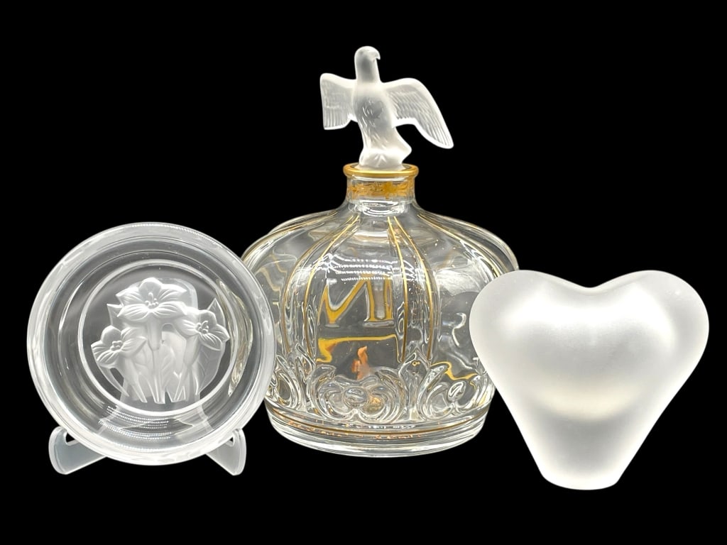 3 LALIQUE STYLE DECORATIVE CRYSTAL PIECES (1 of 8)
