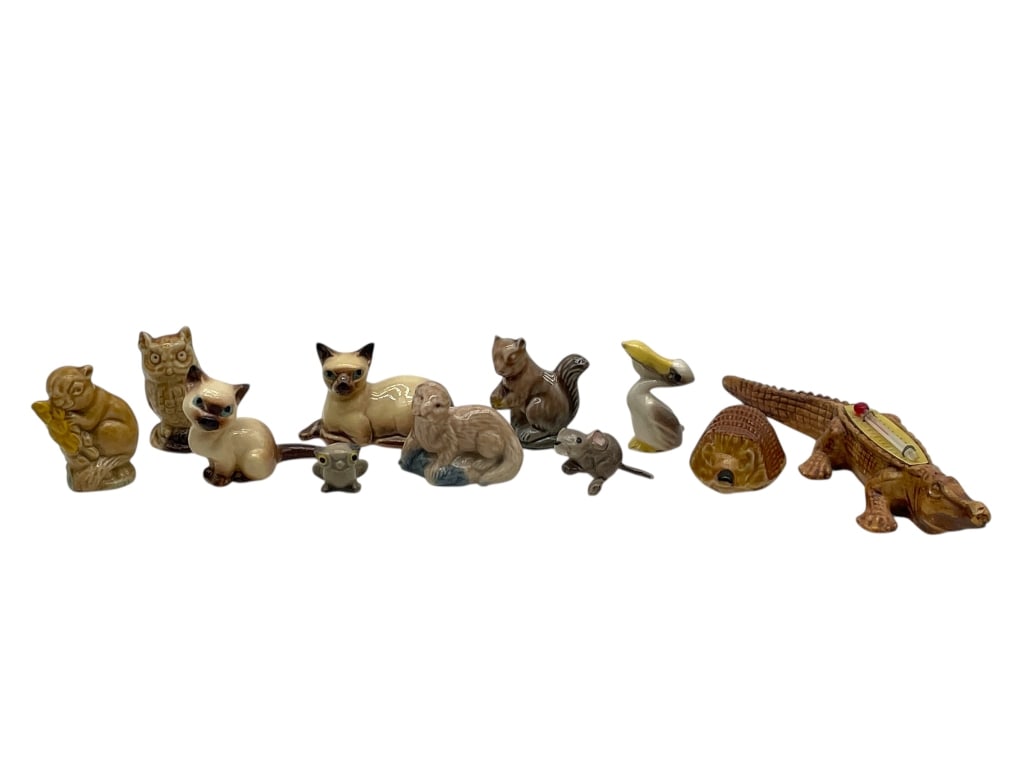 LOT OF MINIATURE ANIMAL FIGURINES (1 of 6)