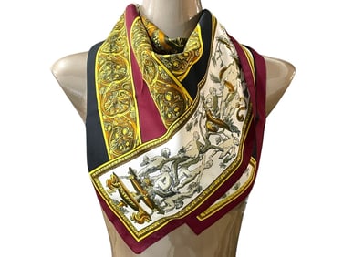 MARIO FERRE SQUARE SCARF 33"