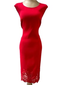SLEEVELESS RED SHEATH DRESS WITH FLORAL CUTOUT HEM