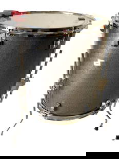 LUDWIG FLOOR TOM DRUM WITH LEGS: LUDWIG FLOOR TOM DRUM WITH LEGS. FEATURES SPARKLE SILVER FINISH WITH EVANS DRUMHEADS AND ATTACHED D-DRUM TRIGGER FOR HYBRID ACOUSTIC/ELECTRONIC USE. MEASURES APPROXIMATELY 16" IN DIAMETER AND IS SUPPO