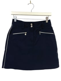 DAILY SPORTS NAVY SKIRT SIZE 2