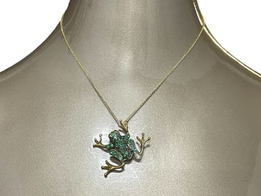 9K GOLD AND EMERALD FROG PENDANT NECKLACE 6.68G