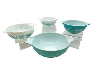 PYREX 442 BUTTERPRINT AMISH CINDERELLA BOWL SET