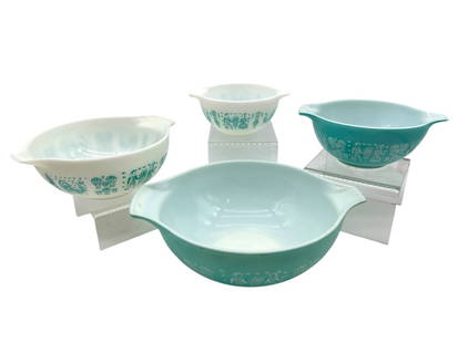 PYREX 442 BUTTERPRINT AMISH CINDERELLA BOWL SET: PYREX 442 BUTTERPRINT AMISH CENDERELLA BOWL SET_x005F -VERY GOOD PRE-OWNED CONDITION_x005F -FOUR (4) MIXING BOWLS BETWEEN APRROX 7.5" - 13"_x005F -EATURING FOUR NESTING BOWLS IN THE ICONIC AMISH FARM