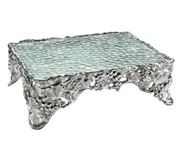 ARTHUR COURT GRAPE CAKE PEDESTAL SHEET