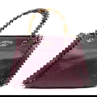GUCCI BURGUNDY LEATHER BAMBOO HANDLE TOTE BAG: GUCCI BURGUNDY LEATHER BAMBOO HANDLE TOTE BAG – MADE IN ITALY – THIS ELEGANT GUCCI TOTE BAG IS CRAFTED FROM RICH BURGUNDY PEBBLED LEATHER AND FEATURES THE BRAND'S SIGNATURE BAMBOO TOP HANDLES, A R