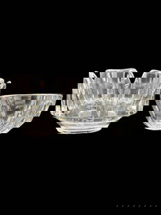 PAIR OF ORREFORS CRYSTAL BOWLS: ORREFORS CRYSTAL BOWLS -VERY GOOD PRE-OWNED CONDITION' -APPROX 5" AND 7" -ELEGANT SWEDISH CRYSTAL BOWLS FEATURING SIGNATURE ORREFORS CLARITY AND CUT DESIGN. INCLUDES ONE LARGER FLARED BOWL AND ONE SMA