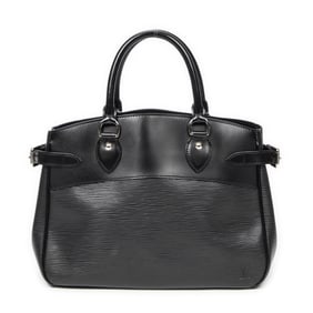 7LOUIS VUITTON PASSY PM BLACK EPI LEATHER HANDBAG