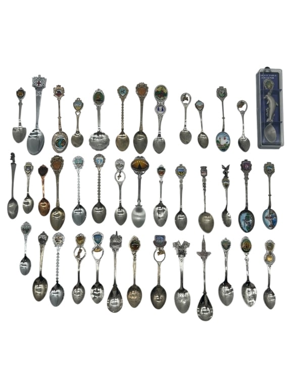 LOT OF 40 VINTAGE SOUVENIR COLLECTOR SPOONS 3-4": - EXTENSIVE COLLECTION OF OVER 40 VINTAGE SOUVENIR COLLECTOR SPOONS, INCLUDING ENAMELED CRESTS, STATE AND INTERNATIONAL DESTINATIONS, ROUTE 66, AND HISTORICAL LANDMARKS. MATERIALS RANGE FROM SILVER-PL