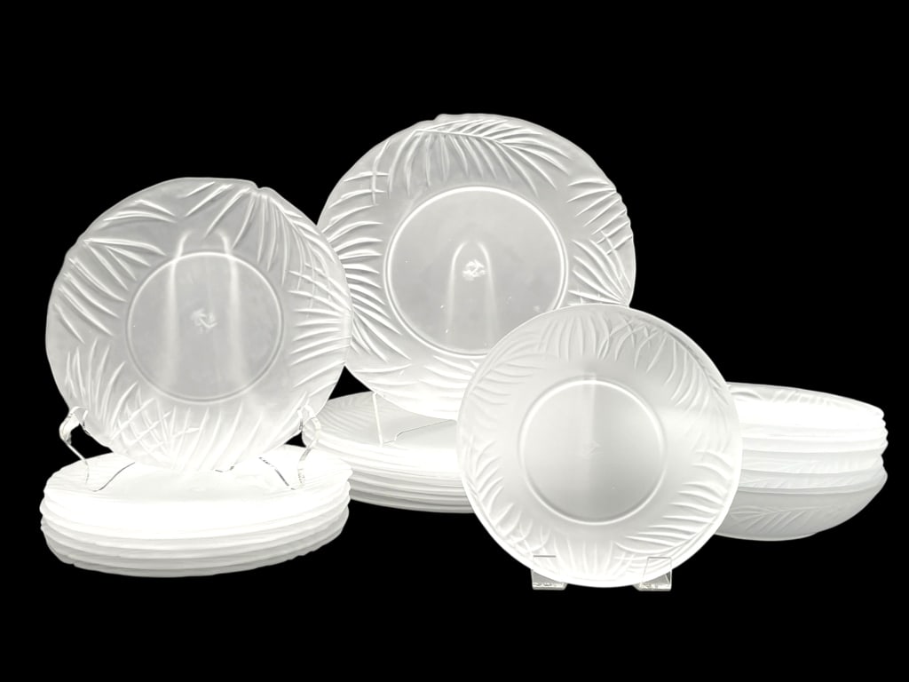 FROSTED GLASS DINNERWARE SET 24 PCS (1 of 8)