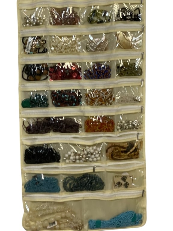 ASSORTED LOT OF VINTAGE AND COSTUME JEWELRY (1 of 6)