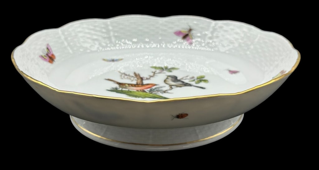 HEREND ROTHSCHILD BIRD HAND PAINTED PORCELAIN BOWL: HEREND ROTHSCHILD BIRD HAND PAINTED FOOTED PORCELAIN BOWL_x005F -2" H x 8" DIAMETER_x005F -VERY GOOD PREOWNED CONDITION_x005F -082125_x005F _x005F _x005F _x005F _x005F _x005F _x005F _x005F By bidding 