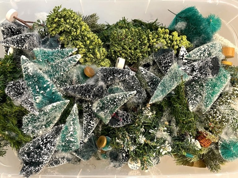 LOT OF VINTAGE-STYLE BOTTLE BRUSH TREES & GREENERY (1 of 3)