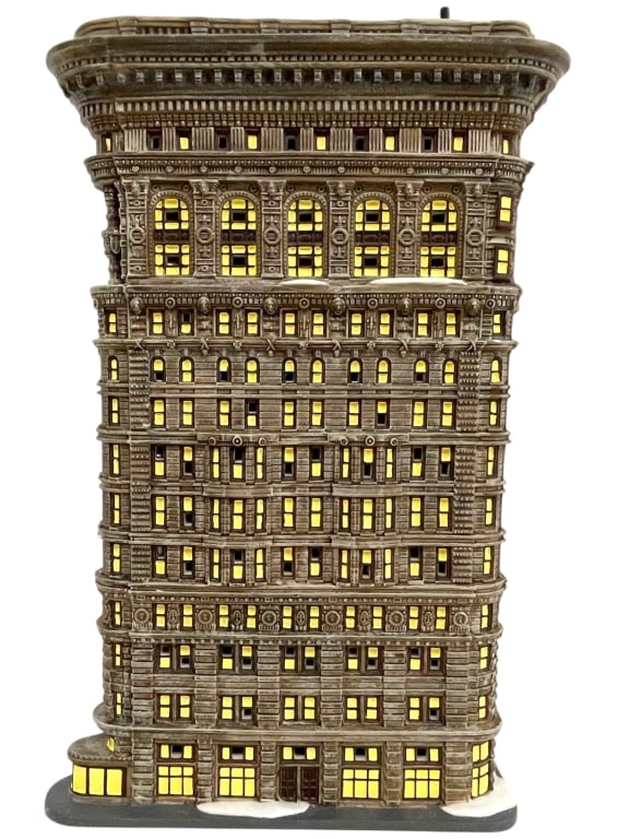 DEPARTMENT 56 FLATIRON BUILDING 13" (1 of 7)