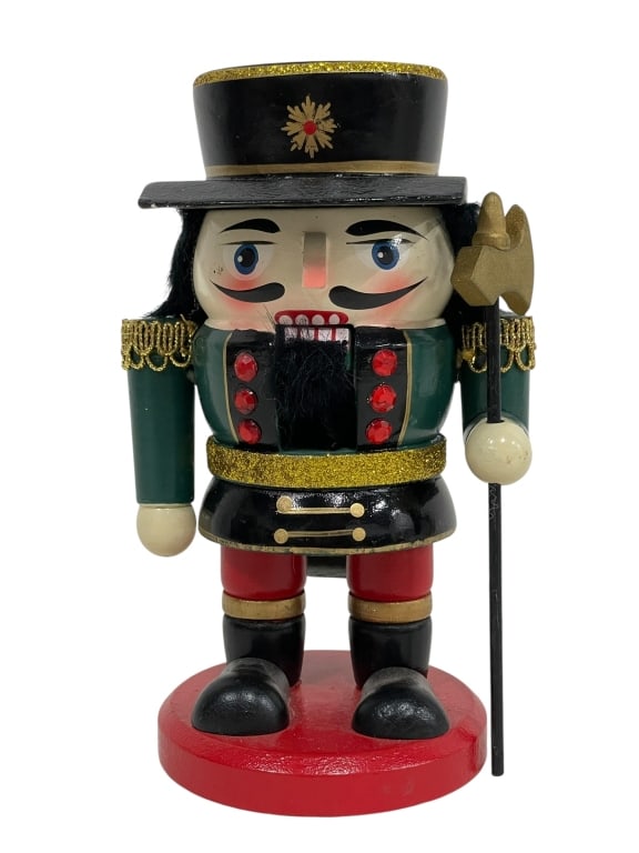 HAND-PAINTED WOODEN CHRISTMAS NUTCRACKER 6" (1 of 5)