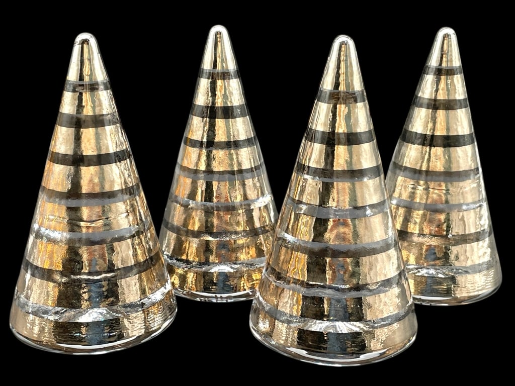 4 KOSTA BODA SILVER FOIL ART GLASS HOLIDAY TREES (1 of 5)