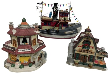 3 LEMAX HOLIDAY VILLAGE COLLECTION BUILDINGS BOAT