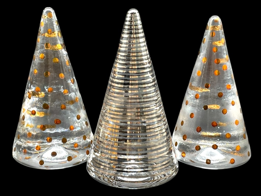 3 KOSTA BODA ART GLASS HOLIDAY TREES (1 of 6)