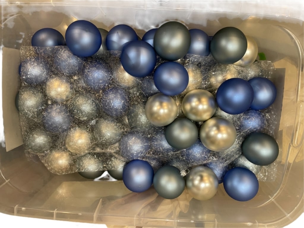 LOT OF PEARLESCENT MATTE HOLIDAY ORNAMENTS: COLLECTION OF LARGE ORNAMENTS IN A COOL, FROSTED PALETTE FEATURING SHADES OF MIDNIGHT BLUE, PEARLESCENT SILVER, AND SLATE. THESE ORNAMENTS RANGE IN FINISH FROM MATTE TO METALLIC, WITH A MODERN, SOPHIS