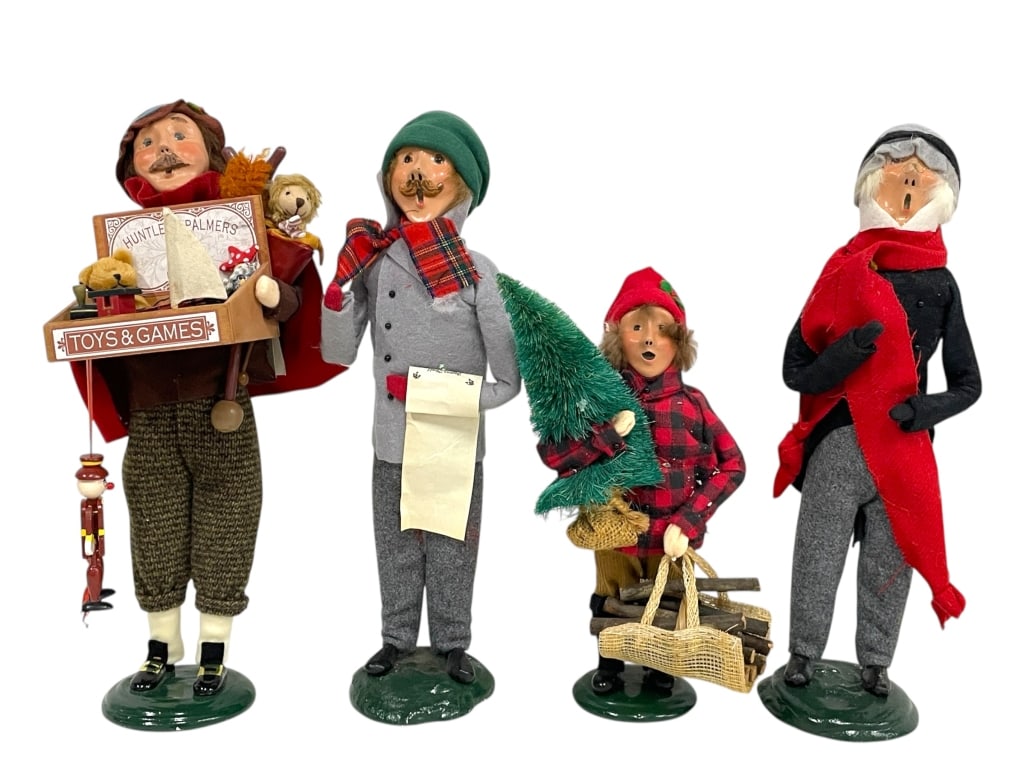 SET OF FOUR BYERS' CHOICE CAROLER FIGURINES (1 of 4)