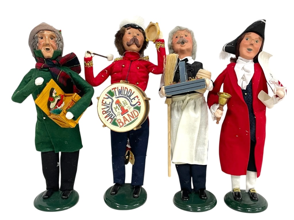 SET OF 4 BYERS' CHOICE CAROLER FIGURINES (1 of 4)
